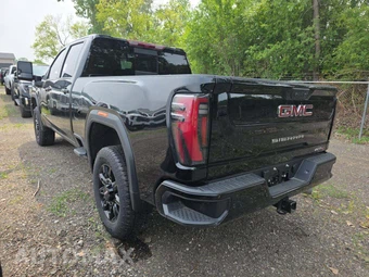 2025 GMC Sierra 2500HD AT4 Crew Cab Medium Bed 4SB - miniatura 2