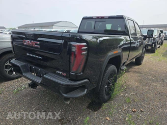 2025 GMC Sierra 2500HD AT4 Crew Cab Medium Bed 4SB - miniatura 3