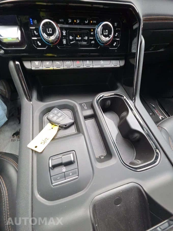 2025 GMC Sierra 2500HD AT4 Crew Cab Medium Bed 4SB - miniatura 8