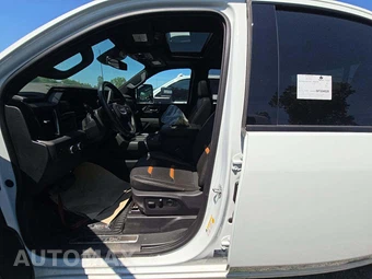 2025 GMC Sierra 2500HD AT4 Crew Cab Medium Bed 4SB - miniatura 6