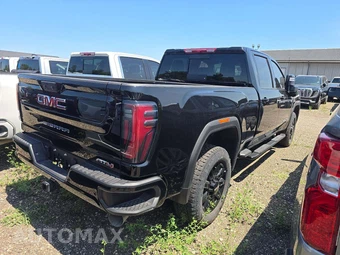 2025 GMC Sierra 2500HD AT4 Crew Cab Medium Bed 4SB - miniatura 3