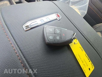 2025 GMC Sierra 2500HD AT4 Crew Cab Medium Bed 4SB - miniatura 8