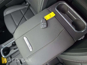 2025 GMC Sierra 2500HD Denali Crew Cab Medium Bed 5SA - miniatura 8