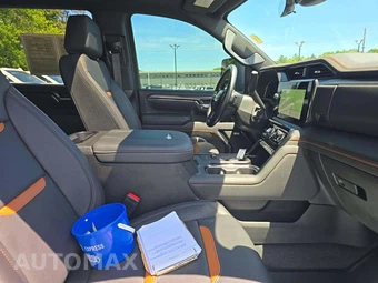 2025 GMC Sierra 3500HD AT4 Crew Cab Medium Bed 4SB - miniatura 18