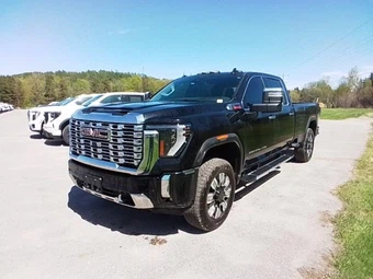2025 GMC Sierra 3500HD Denali Crew Cab Long Bed 5SA - samochód z USA z aukcji Manheim, oferta Kup Teraz w AUTOMAX