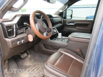 2025 GMC Sierra 3500HD Denali Crew Cab Long Bed 5SA DRW - miniatura 9