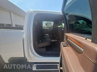 2025 GMC Sierra 3500HD Denali Crew Cab Medium Bed 5SA - miniatura 13
