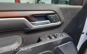 2025 GMC Sierra 3500HD Denali Crew Cab Medium Bed 5SA - miniatura 13