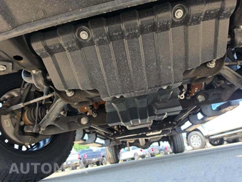 2025 GMC Sierra 3500HD SLT Crew Cab Medium Bed 4SA - miniatura 20