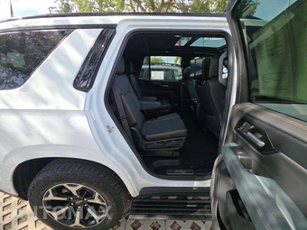 2025 GMC Yukon AT4 4SB - miniatura 17