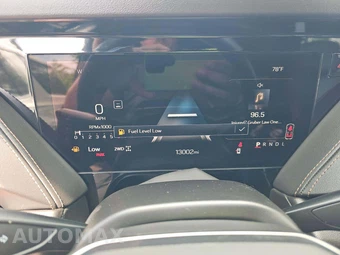 2025 GMC Yukon AT4 4SB - miniatura 9