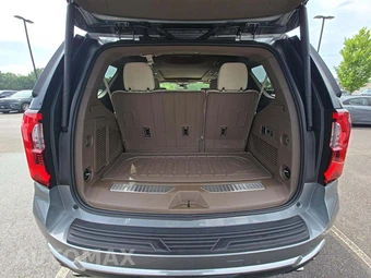 2025 GMC Yukon Denali 5SA - miniatura 12
