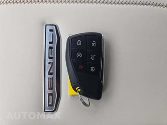 2025 GMC Yukon Denali 5SA - miniatura 5