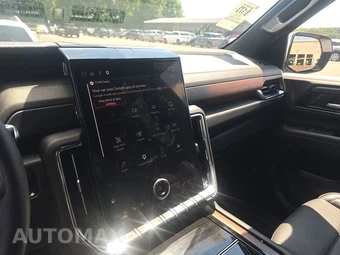 2025 GMC Yukon Denali 5SA - miniatura 11