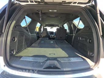 2025 GMC Yukon Denali 5SA - miniatura 17
