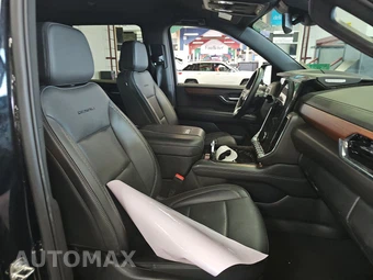 2025 GMC Yukon Denali 5SA - miniatura 8