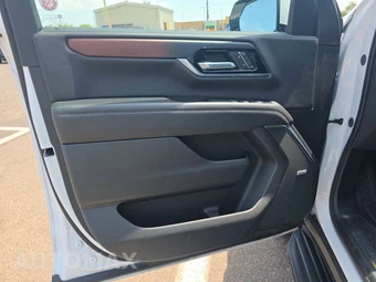 2025 GMC Yukon Denali 5SA - miniatura 9