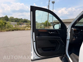 2025 GMC Yukon Denali 5SA - miniatura 12