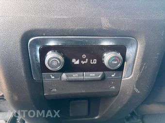 2025 GMC Yukon Denali 5SA - miniatura 18