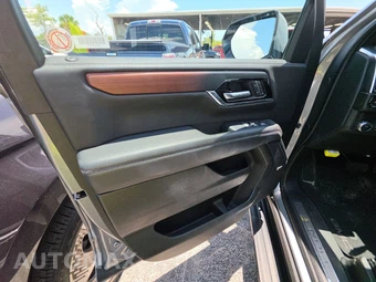 2025 GMC Yukon Denali 5SA - miniatura 9