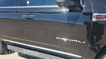 2025 GMC Yukon Denali 5SA - miniatura 24