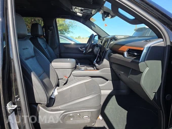 2025 GMC Yukon Denali 5SA - miniatura 8