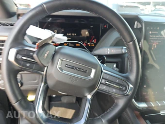 2025 GMC Yukon Denali 5SA - miniatura 10