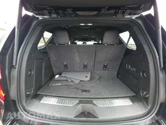 2025 GMC Yukon Denali 5SA - miniatura 17