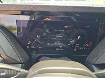 2025 GMC Yukon Denali 5SA - miniatura 6