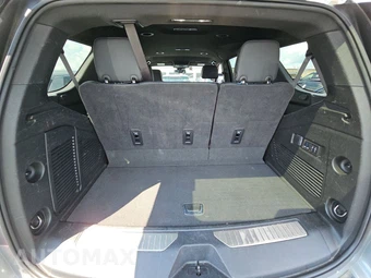 2025 GMC Yukon Denali 5SA - miniatura 17