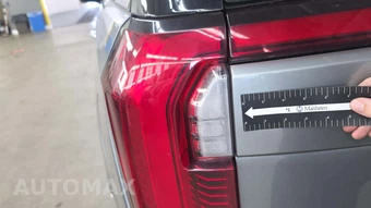 2025 GMC Yukon Denali 5SA - miniatura 32