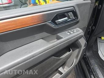 2025 GMC Yukon Denali 5SA - miniatura 9