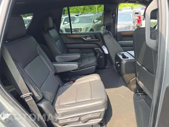 2025 GMC Yukon Denali 5SA - miniatura 14