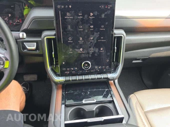 2025 GMC Yukon Denali 5SA - miniatura 7