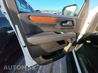 2025 GMC Yukon Denali 5SA - miniatura 9