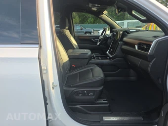 2025 GMC Yukon Denali 5SA - miniatura 8