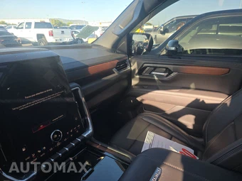 2025 GMC Yukon Denali 5SA - miniatura 11
