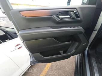 2025 GMC Yukon Denali 5SA - miniatura 9