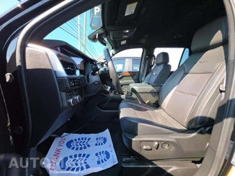 2025 GMC Yukon Denali 5SA - miniatura 6