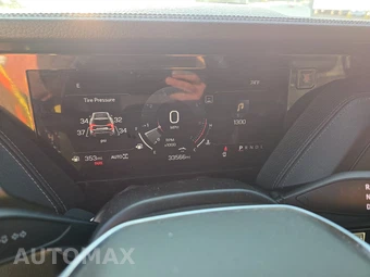 2025 GMC Yukon Denali 5SA - miniatura 12