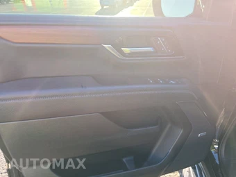 2025 GMC Yukon Denali 5SA - miniatura 9