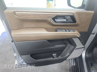 2025 GMC Yukon Denali Ultimate 5SB - miniatura 9