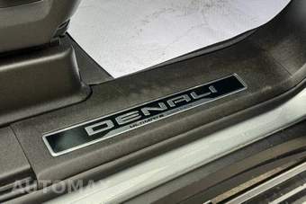 2025 GMC Yukon Denali Ultimate 5SB - miniatura 18