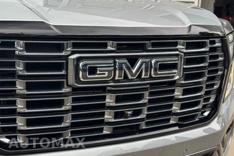 2025 GMC Yukon Denali Ultimate 5SB - miniatura 9