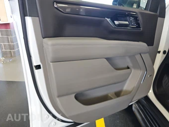 2025 GMC Yukon Elevation 4SA - miniatura 9
