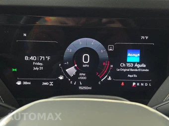 2025 GMC Yukon Elevation 4SA - miniatura 12