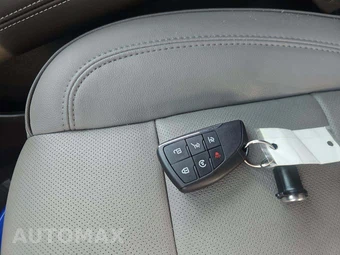 2025 GMC Yukon Elevation 4SA - miniatura 8