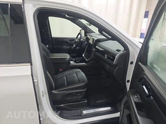 2025 GMC Yukon Elevation 4SA - miniatura 8