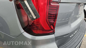 2025 GMC Yukon XL Denali 5SA - miniatura 25