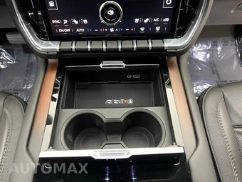 2025 GMC Yukon XL Denali 5SA - miniatura 30